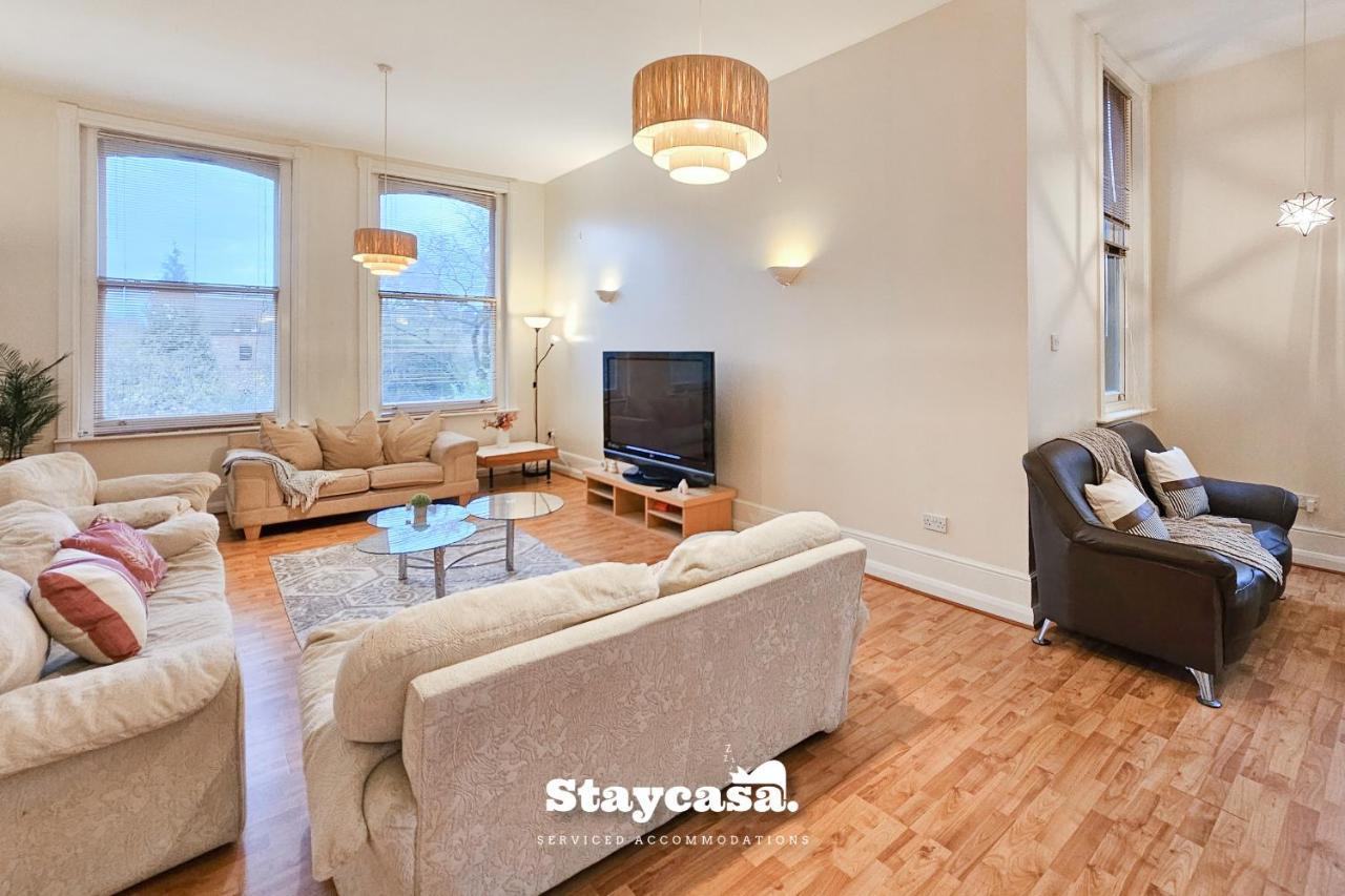 Spacious Home In Whalley Range With Free Parking แมนเชสเตอร์ ภายนอก รูปภาพ