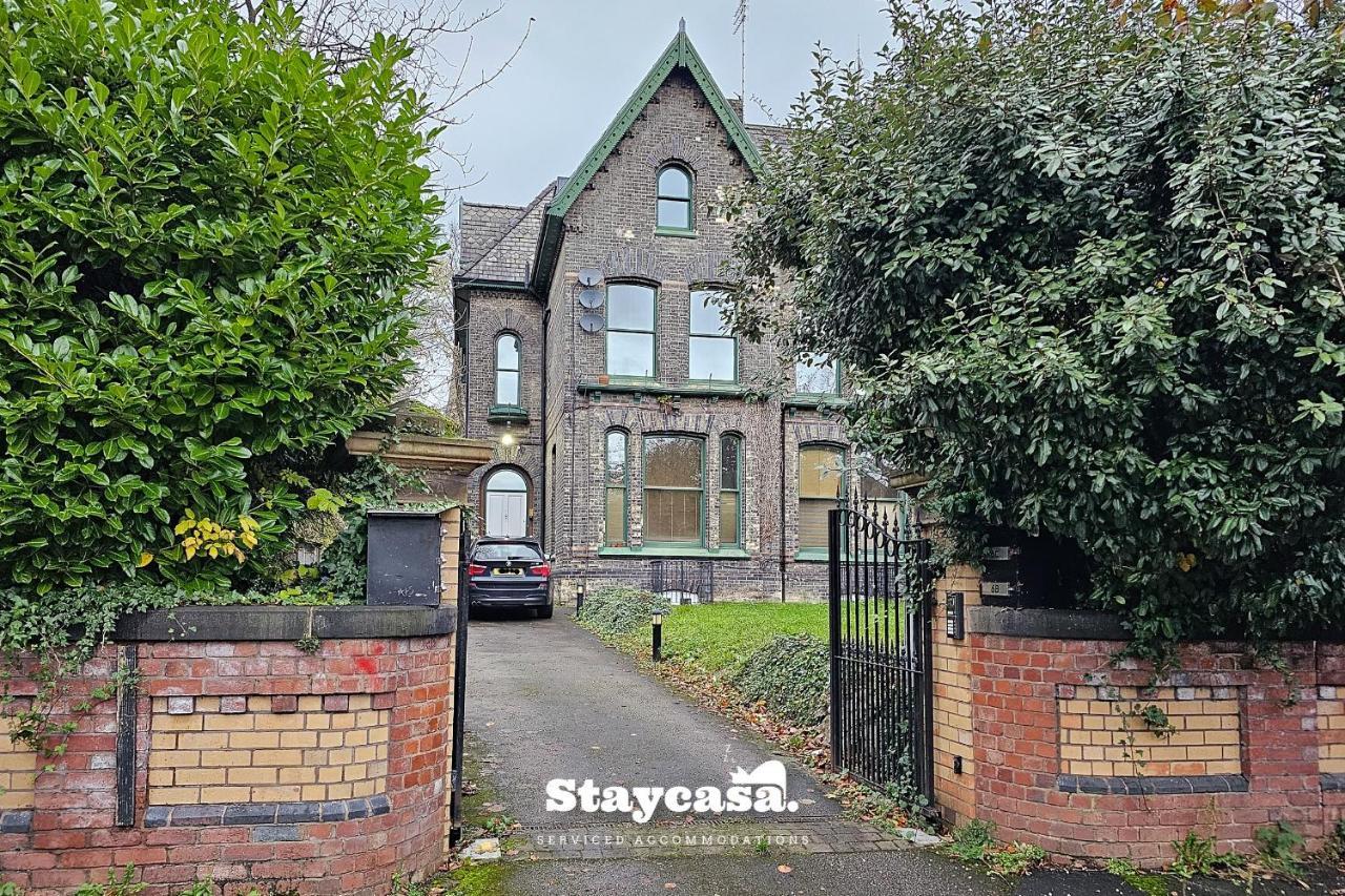 Spacious Home In Whalley Range With Free Parking แมนเชสเตอร์ ภายนอก รูปภาพ